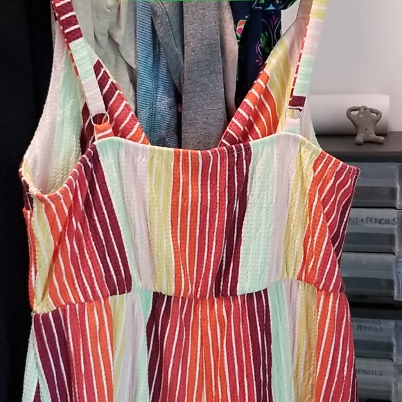 Colorful tank - Picture 4 of 4